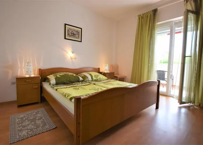 Gostinjska kuća Mica 3*