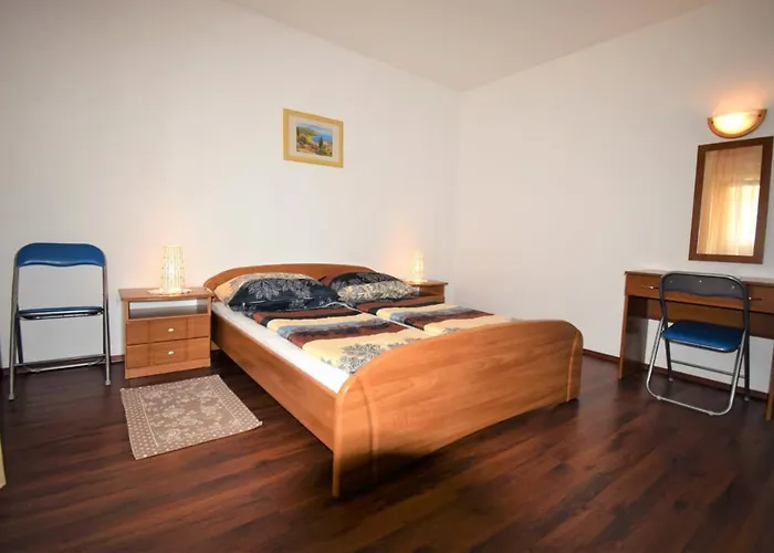 Gostinjska kuća Mica Lopar