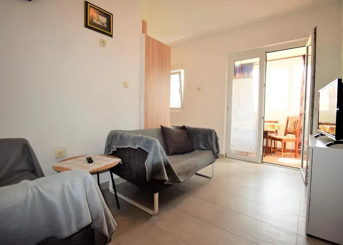 Mica Gostinjska kuća 3*